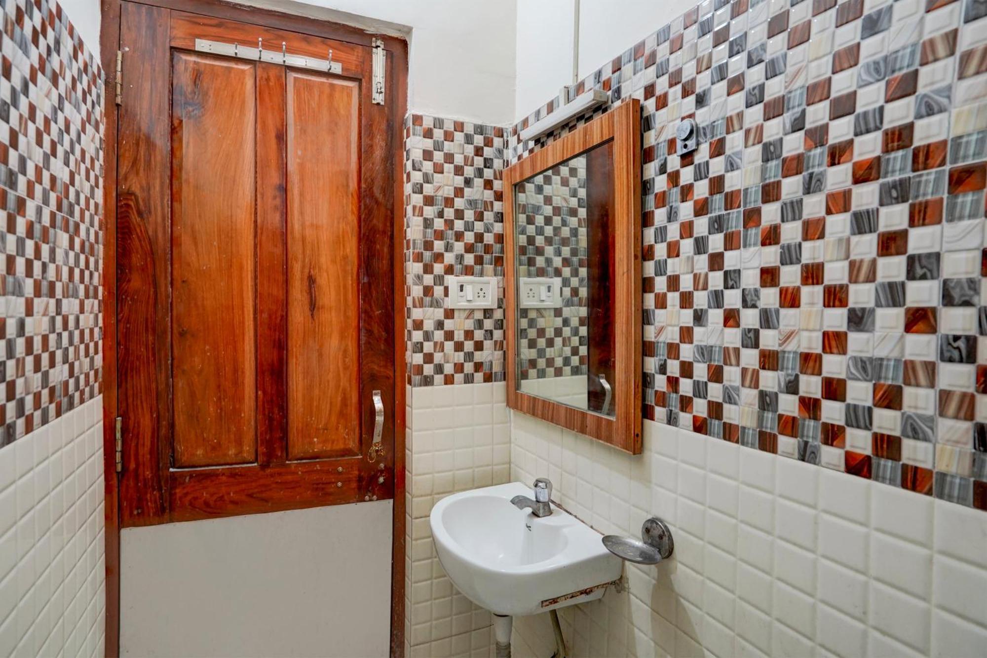 Super Hotel O Jwalapur Near Prem Ashram ハリドワール エクステリア 写真